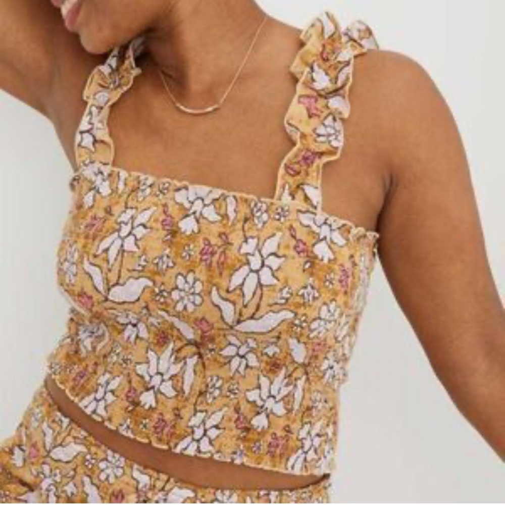 Aerie crop/tank Floral Ruffle Strap Top in Tan and White